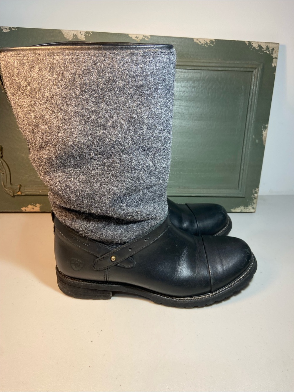 Ariat Chatsworth Women’s Waterproof Slouch Pull on Boots SZ 8